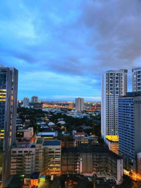 KL Tower Cosy Studio with Balcony Sauna Gym Pool near Greenbelt
